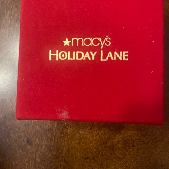 Macys Holiday Lane star pin - Picture 4 of 5